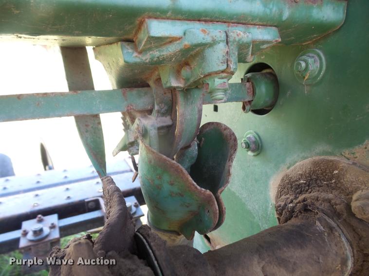 image for item DA1712 John Deere 8300 grain drill