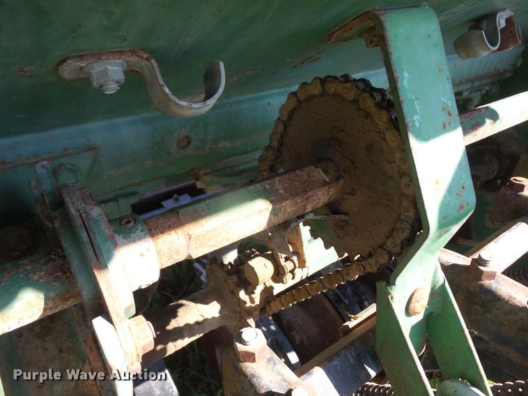 image for item DA1712 John Deere 8300 grain drill