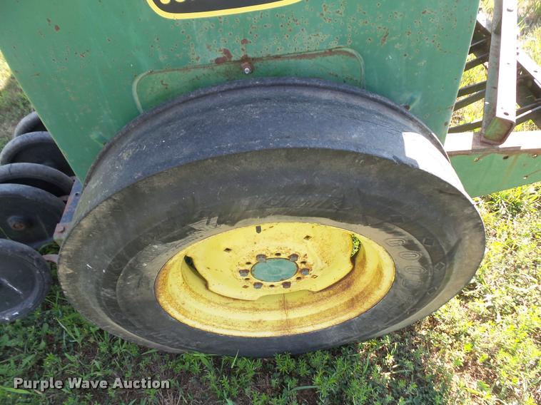 image for item DA1712 John Deere 8300 grain drill