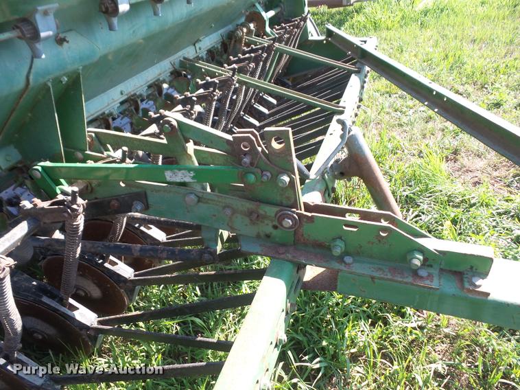 image for item DA1712 John Deere 8300 grain drill