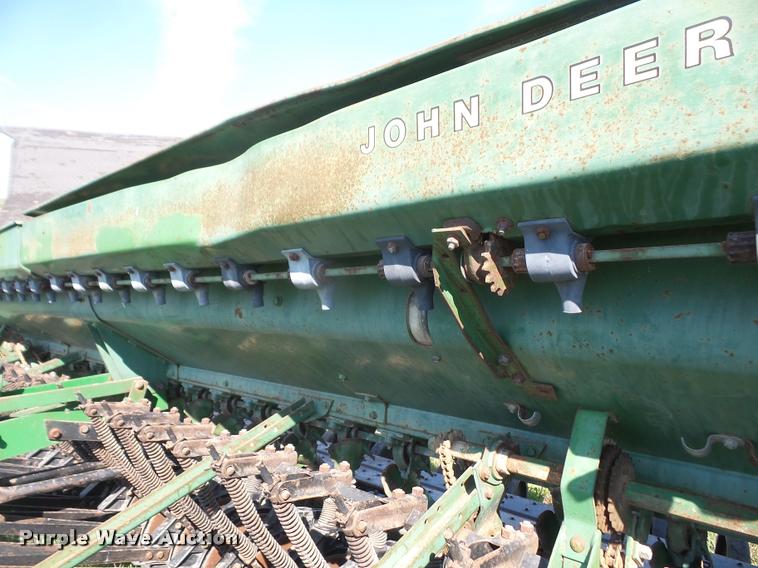image for item DA1712 John Deere 8300 grain drill