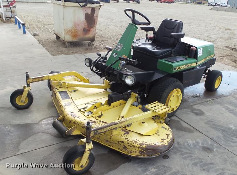 image for item DA1926 1995 John Deere F935 lawn mower