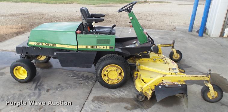 image for item DA1926 1995 John Deere F935 lawn mower