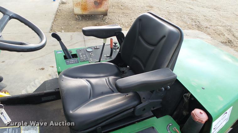 image for item DA1926 1995 John Deere F935 lawn mower