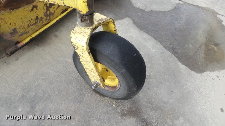 image for item DA1926 1995 John Deere F935 lawn mower