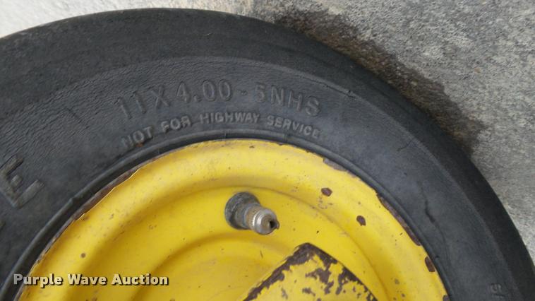 image for item DA1926 1995 John Deere F935 lawn mower