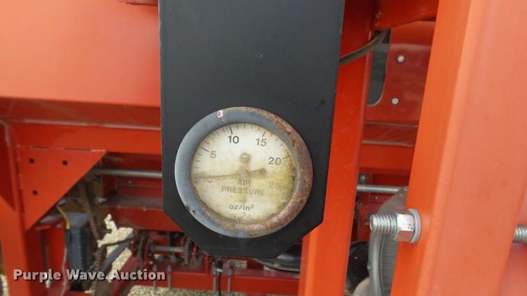 image for item DA1927 2008 Hiniker 4836 air seeder