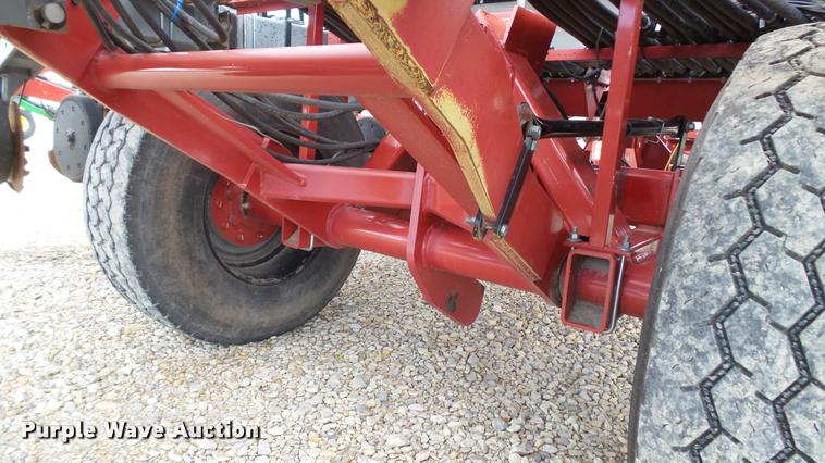image for item DA1927 2008 Hiniker 4836 air seeder