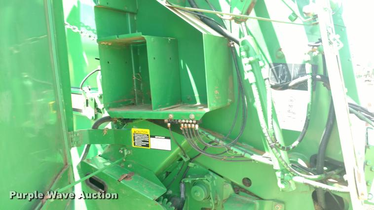 image for item DA5719 2010 John Deere 568 Mega Wide Plus round baler