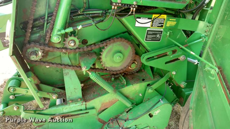 image for item DA5719 2010 John Deere 568 Mega Wide Plus round baler