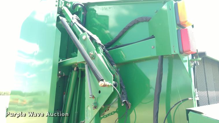 image for item DA5719 2010 John Deere 568 Mega Wide Plus round baler