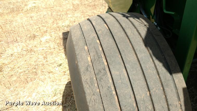 image for item DA5719 2010 John Deere 568 Mega Wide Plus round baler