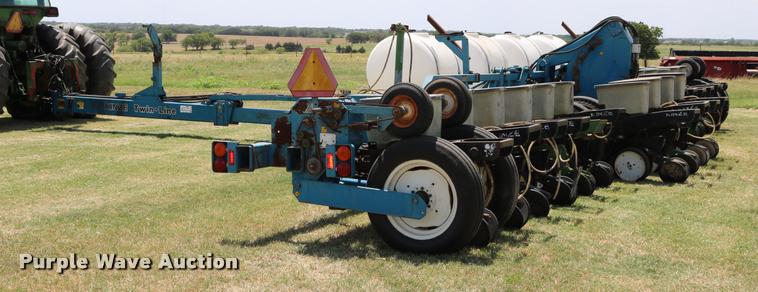 image for item DA6829 Kinze TL Twin Line planter
