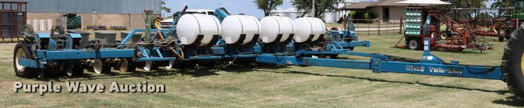 image for item DA6829 Kinze TL Twin Line planter