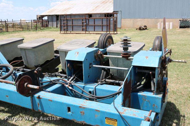 image for item DA6829 Kinze TL Twin Line planter