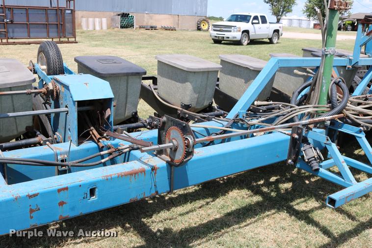 image for item DA6829 Kinze TL Twin Line planter