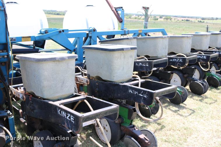 image for item DA6829 Kinze TL Twin Line planter