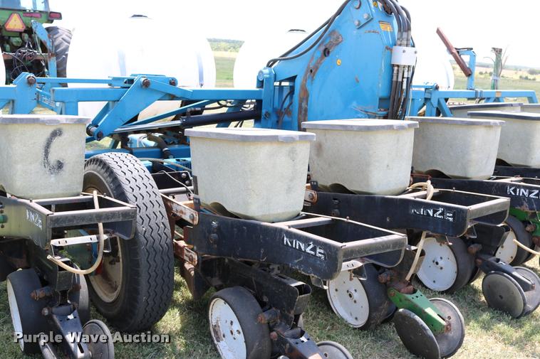 image for item DA6829 Kinze TL Twin Line planter