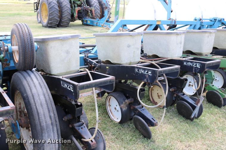 image for item DA6829 Kinze TL Twin Line planter