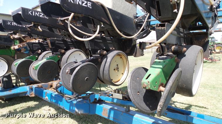 image for item DA6829 Kinze TL Twin Line planter