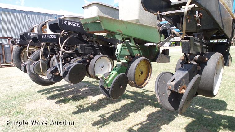 image for item DA6829 Kinze TL Twin Line planter