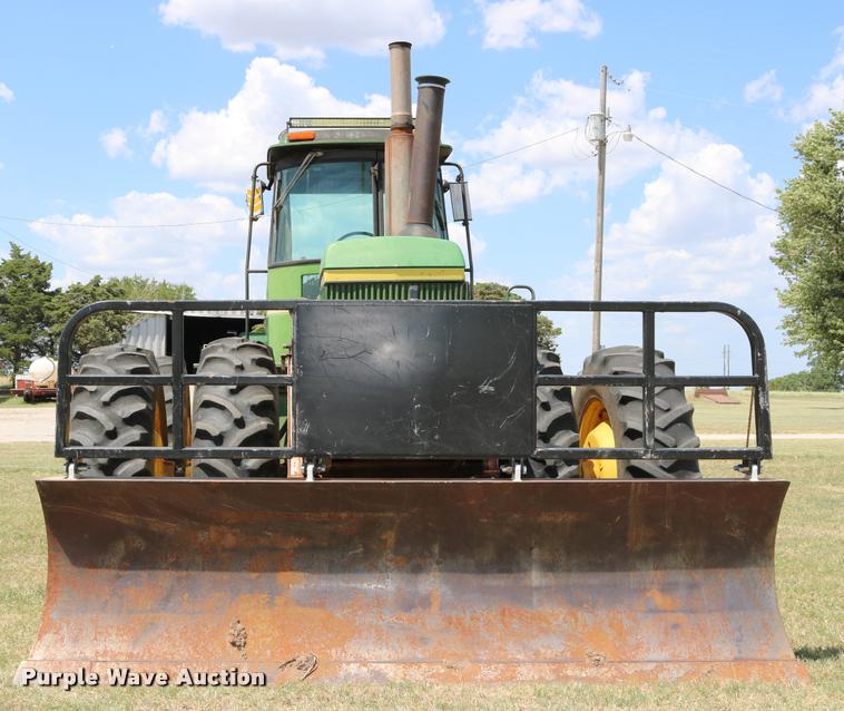 image for item DA6832 1980 John Deere 8640 4WD tractor