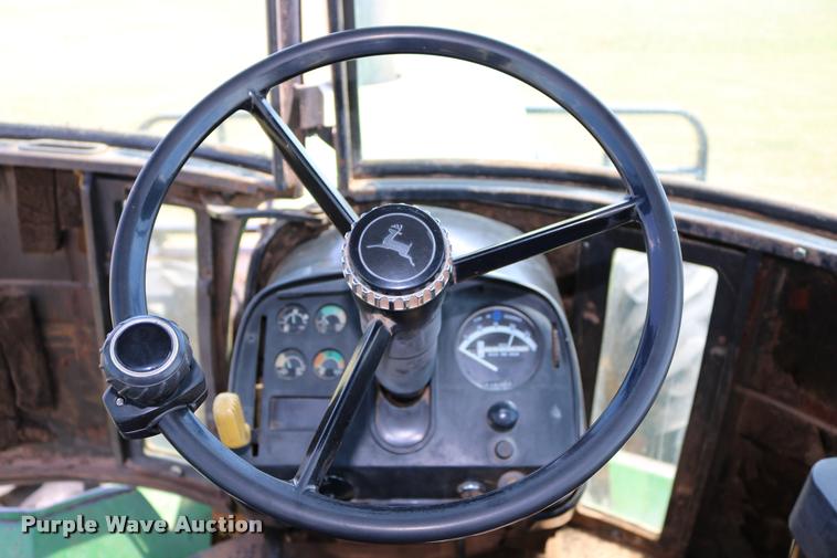 image for item DA6832 1980 John Deere 8640 4WD tractor