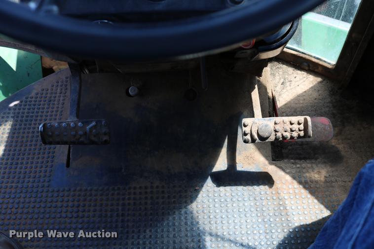 image for item DA6832 1980 John Deere 8640 4WD tractor