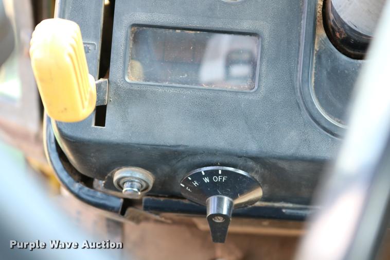 image for item DA6832 1980 John Deere 8640 4WD tractor