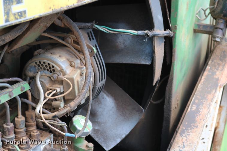 image for item DA6832 1980 John Deere 8640 4WD tractor