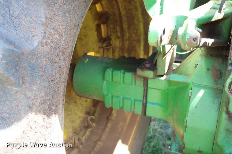 image for item DA6832 1980 John Deere 8640 4WD tractor