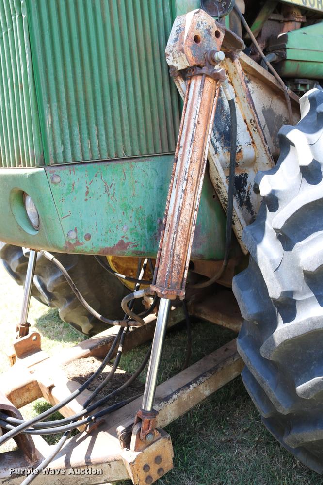 image for item DA6832 1980 John Deere 8640 4WD tractor