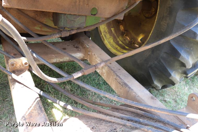 image for item DA6832 1980 John Deere 8640 4WD tractor