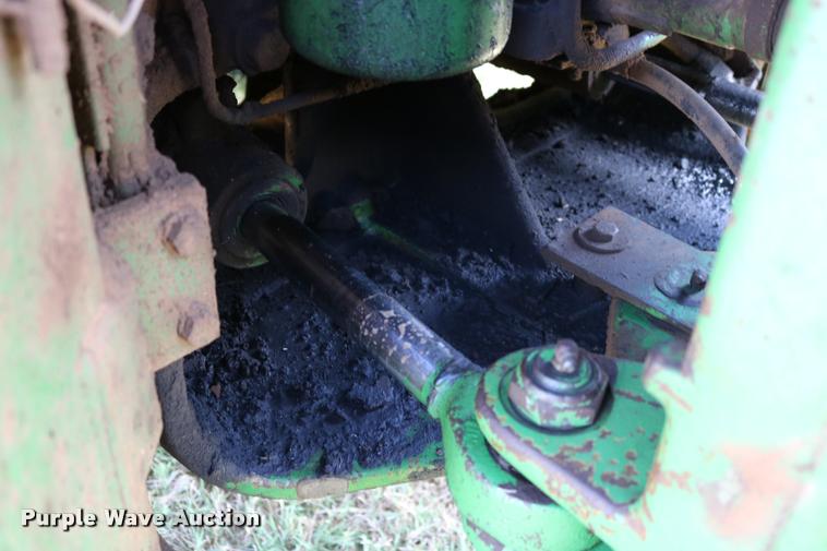 image for item DA6832 1980 John Deere 8640 4WD tractor
