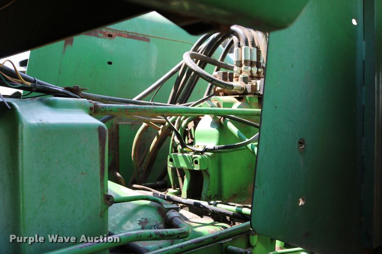 image for item DA6832 1980 John Deere 8640 4WD tractor