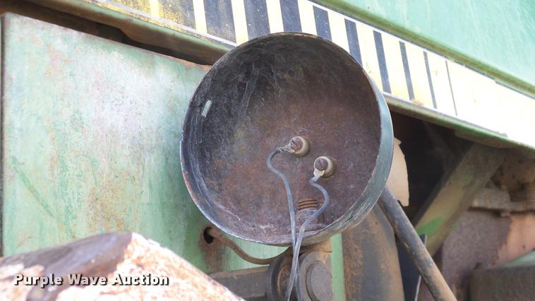 image for item DA6832 1980 John Deere 8640 4WD tractor