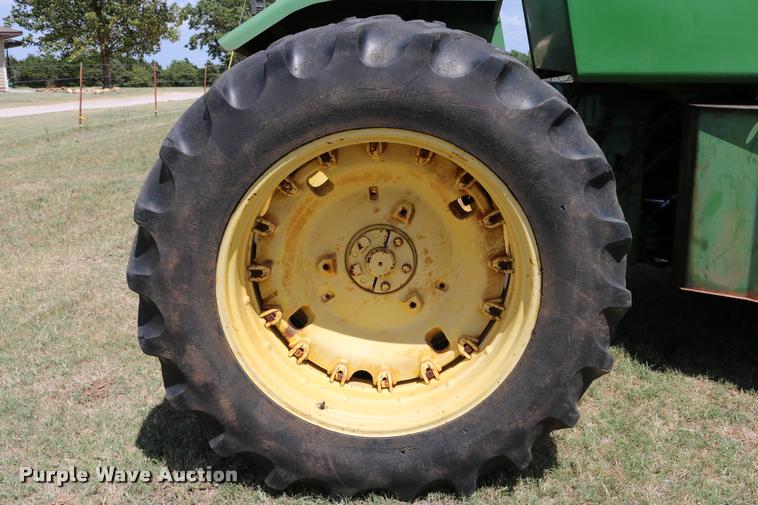 image for item DA6832 1980 John Deere 8640 4WD tractor