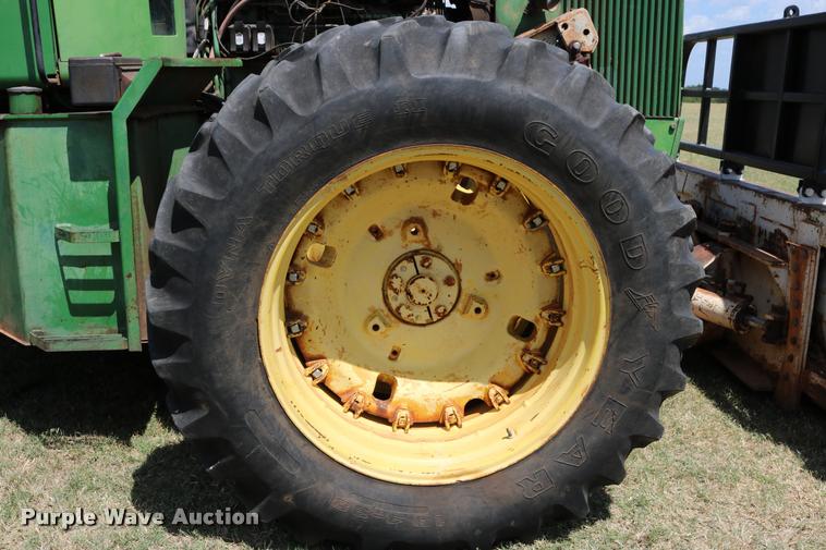 image for item DA6832 1980 John Deere 8640 4WD tractor