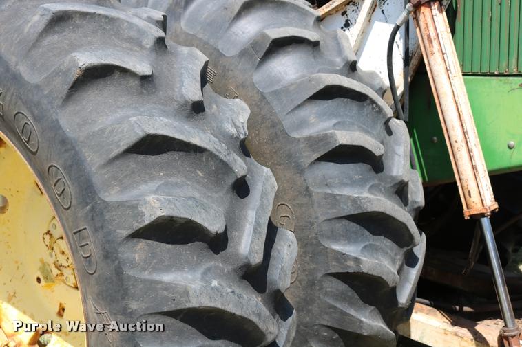 image for item DA6832 1980 John Deere 8640 4WD tractor