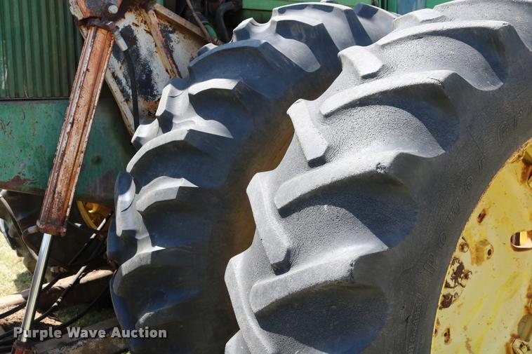 image for item DA6832 1980 John Deere 8640 4WD tractor