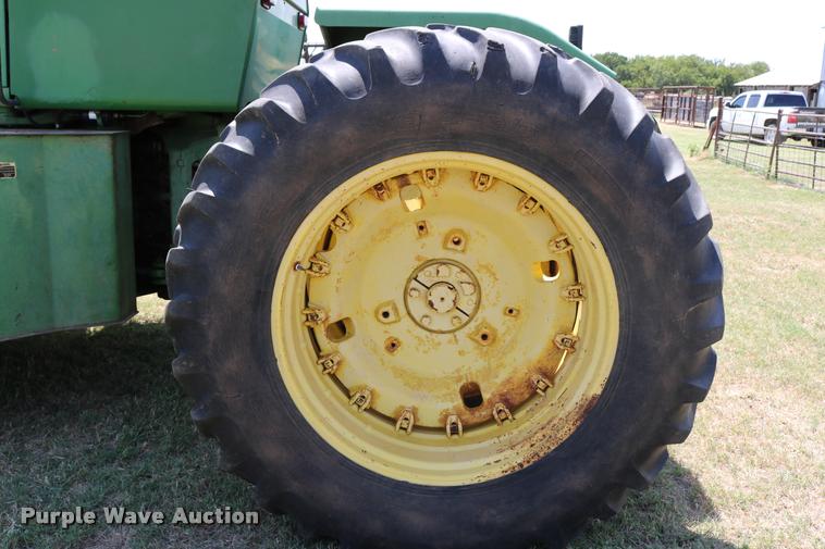 image for item DA6832 1980 John Deere 8640 4WD tractor