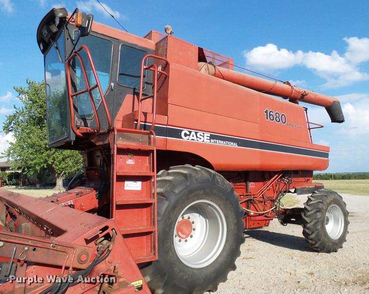 image for item DA6849 1987 Case IH 1680 RWA combine
