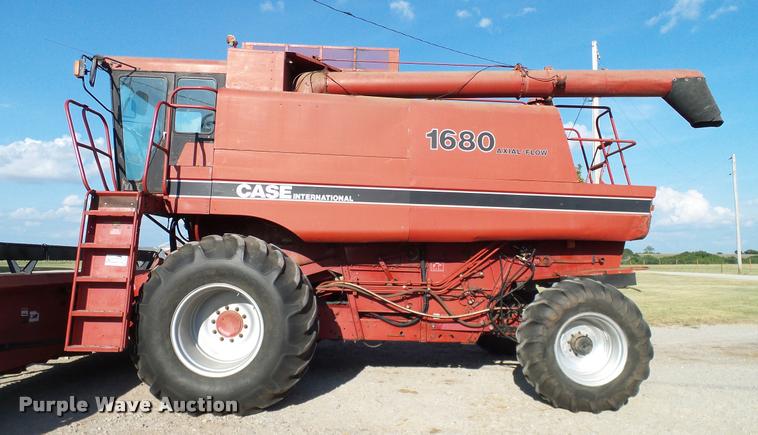 image for item DA6849 1987 Case IH 1680 RWA combine