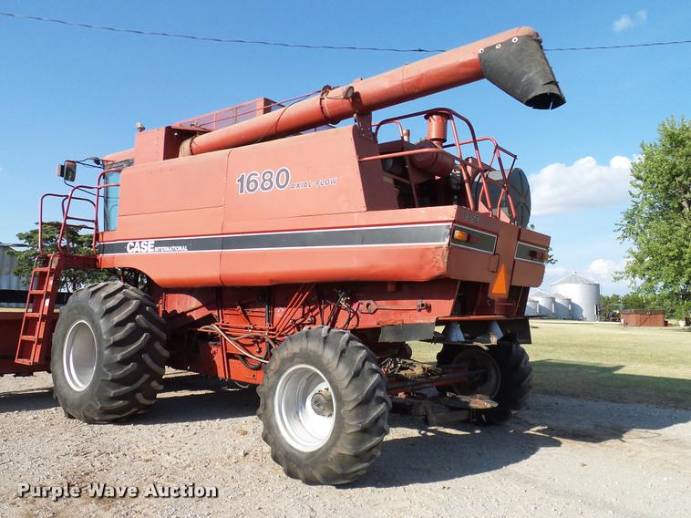 image for item DA6849 1987 Case IH 1680 RWA combine