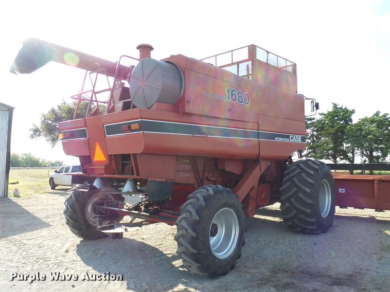 image for item DA6849 1987 Case IH 1680 RWA combine