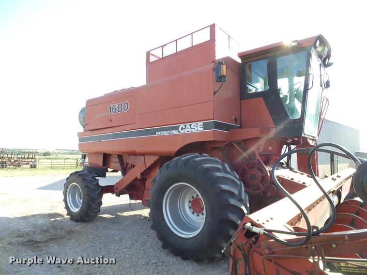 image for item DA6849 1987 Case IH 1680 RWA combine