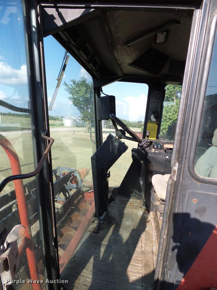 image for item DA6849 1987 Case IH 1680 RWA combine