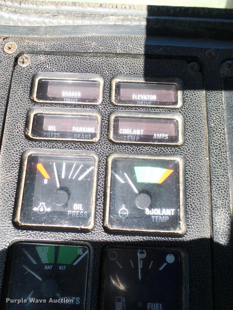 image for item DA6849 1987 Case IH 1680 RWA combine