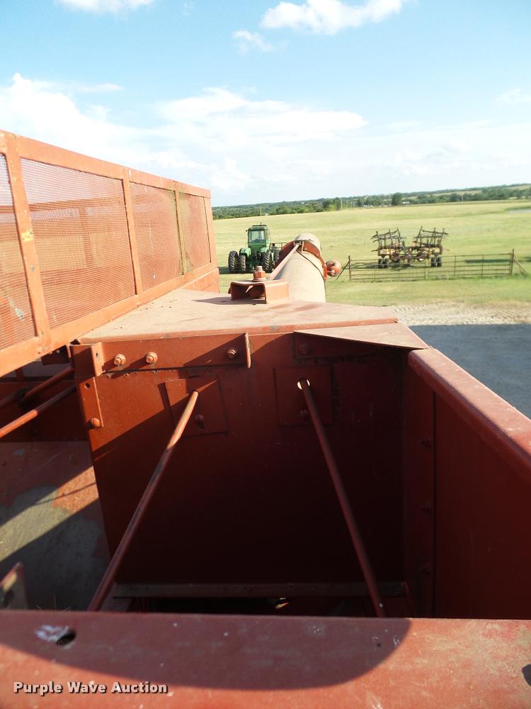 image for item DA6849 1987 Case IH 1680 RWA combine