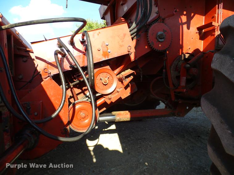 image for item DA6849 1987 Case IH 1680 RWA combine